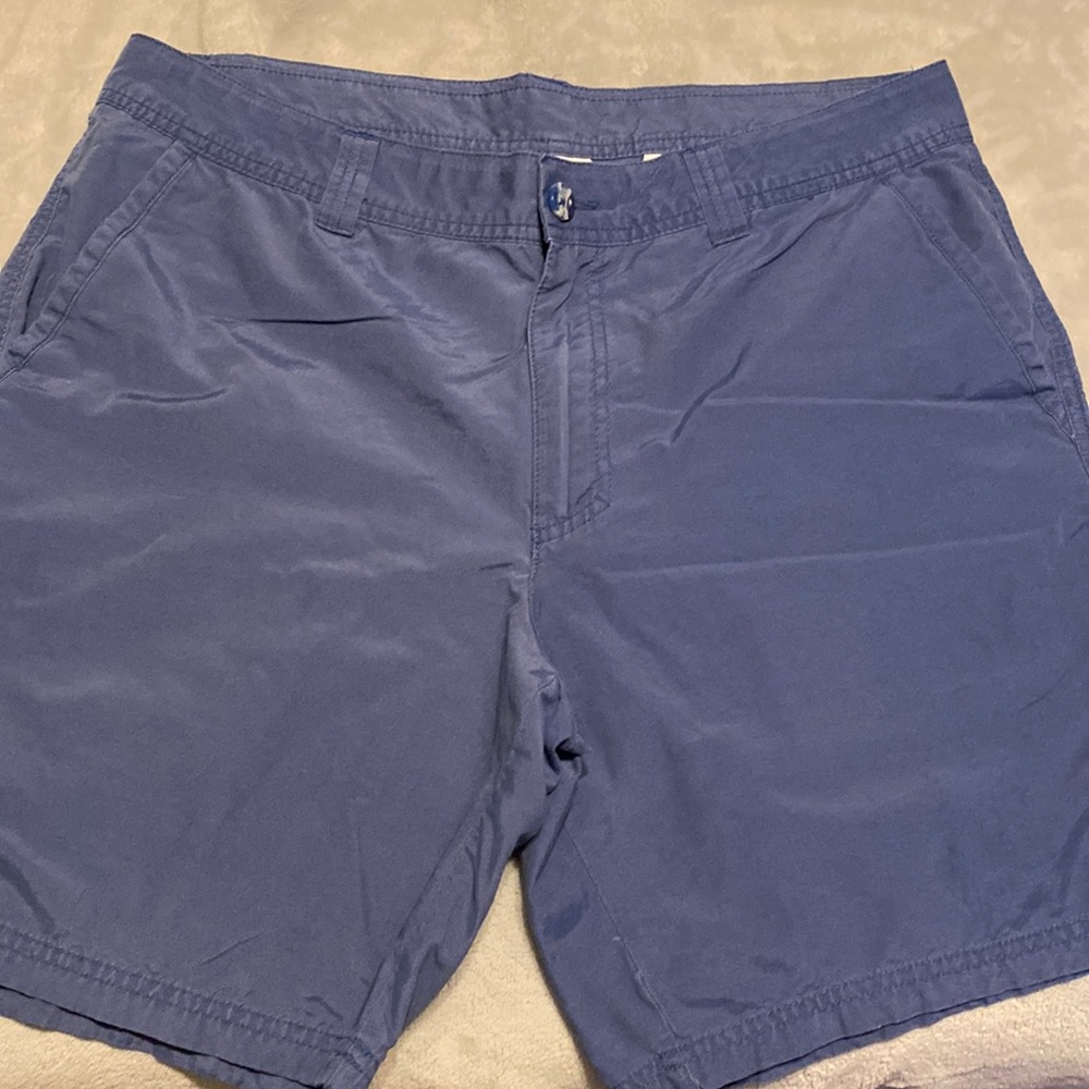 Columbia 8 in inseem shorts